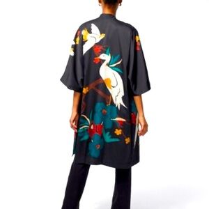 Chico’s Nature Print Kimono Ruana 🌻🌼